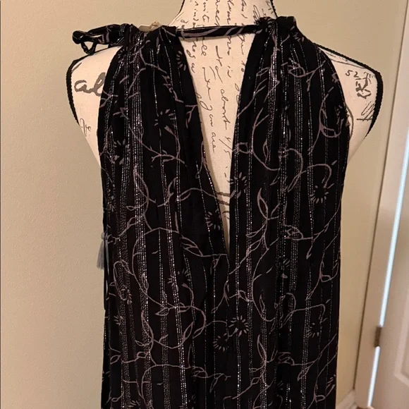 Elegant Black Maxi Dress - Picture 6 of 7